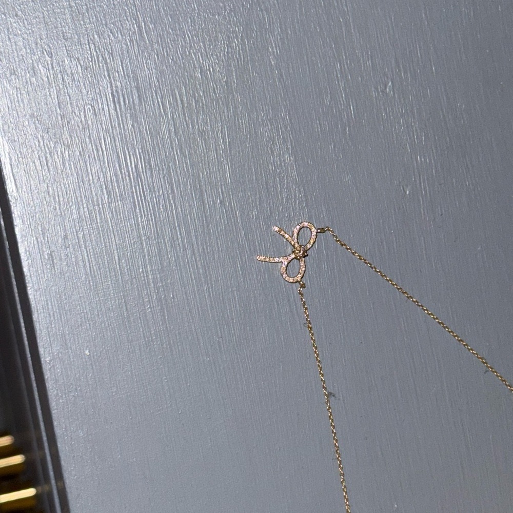 14K Gold Round Brilliant-Cut Natural Diamonds bow necklace
